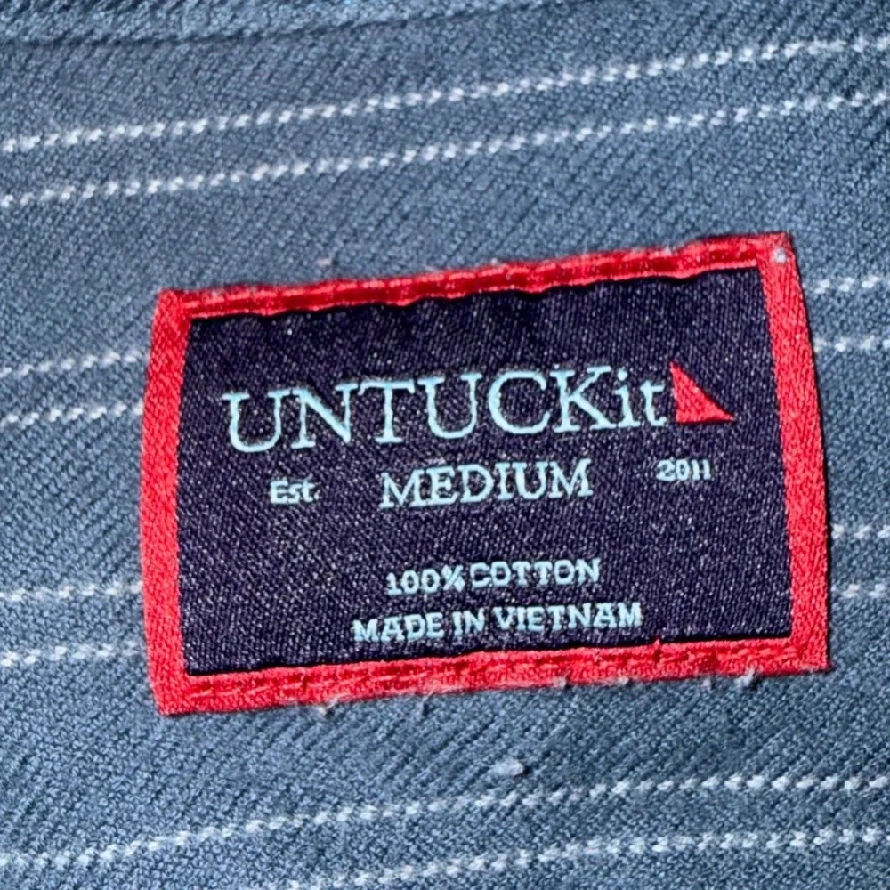 UNTUCKit Palmer Button Down Shirt Mens Medium Blue‎ Striped Jersey Cotton